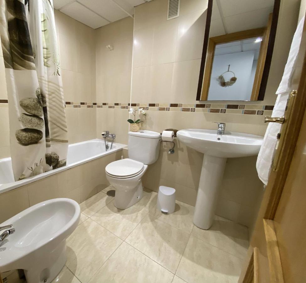 מאלגה Lunaroom Center & Quiet Guesthouse מראה חיצוני תמונה